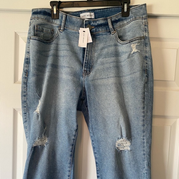Women’s plus size cropped jeans - Picture 3 of 9